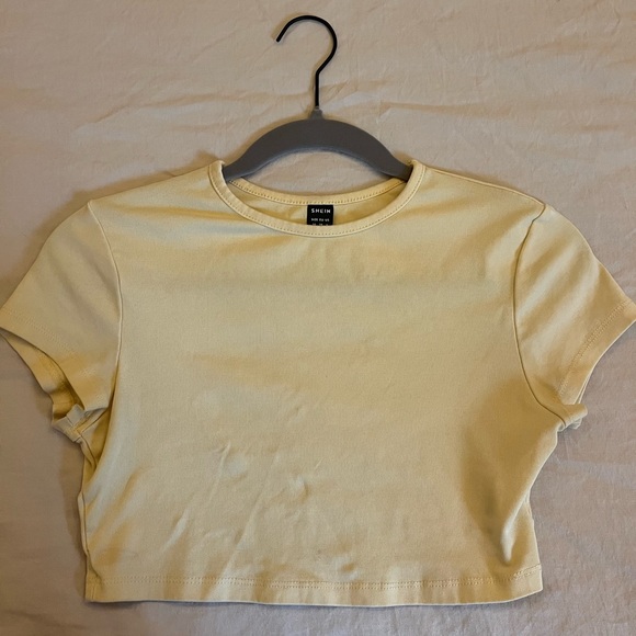 yellow SHEIN cropped tee (size M) - Picture 1 of 1